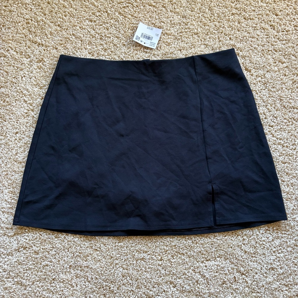 American Eagle Black Mini Skort Women’s Large Stretch Built In Shorts Slit NWT